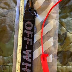 Brand New Off White Keychain & Zip Tag